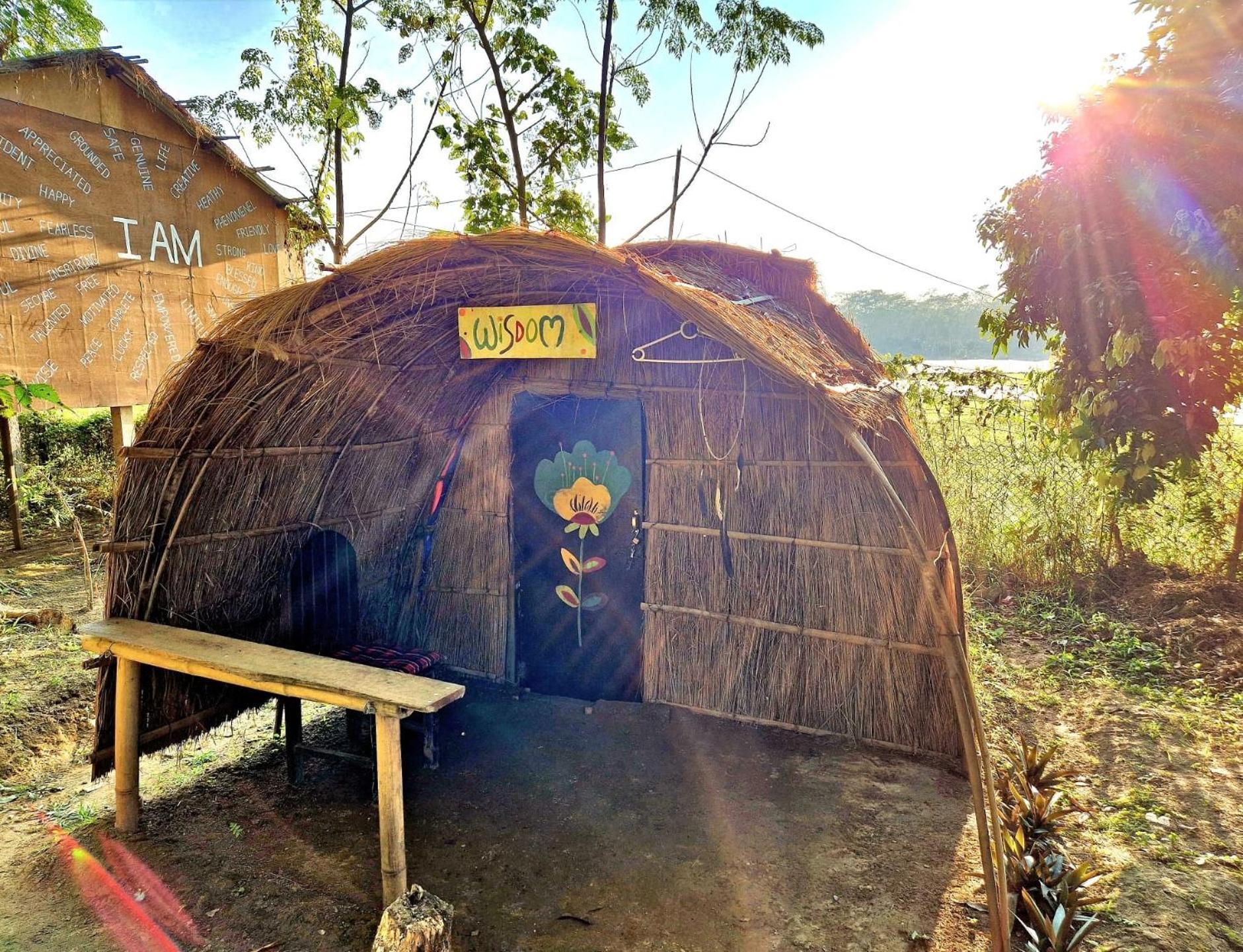 Pemsee'S Tree Town - Eco-Friendly,Tree House Hostel Саураха Стая снимка